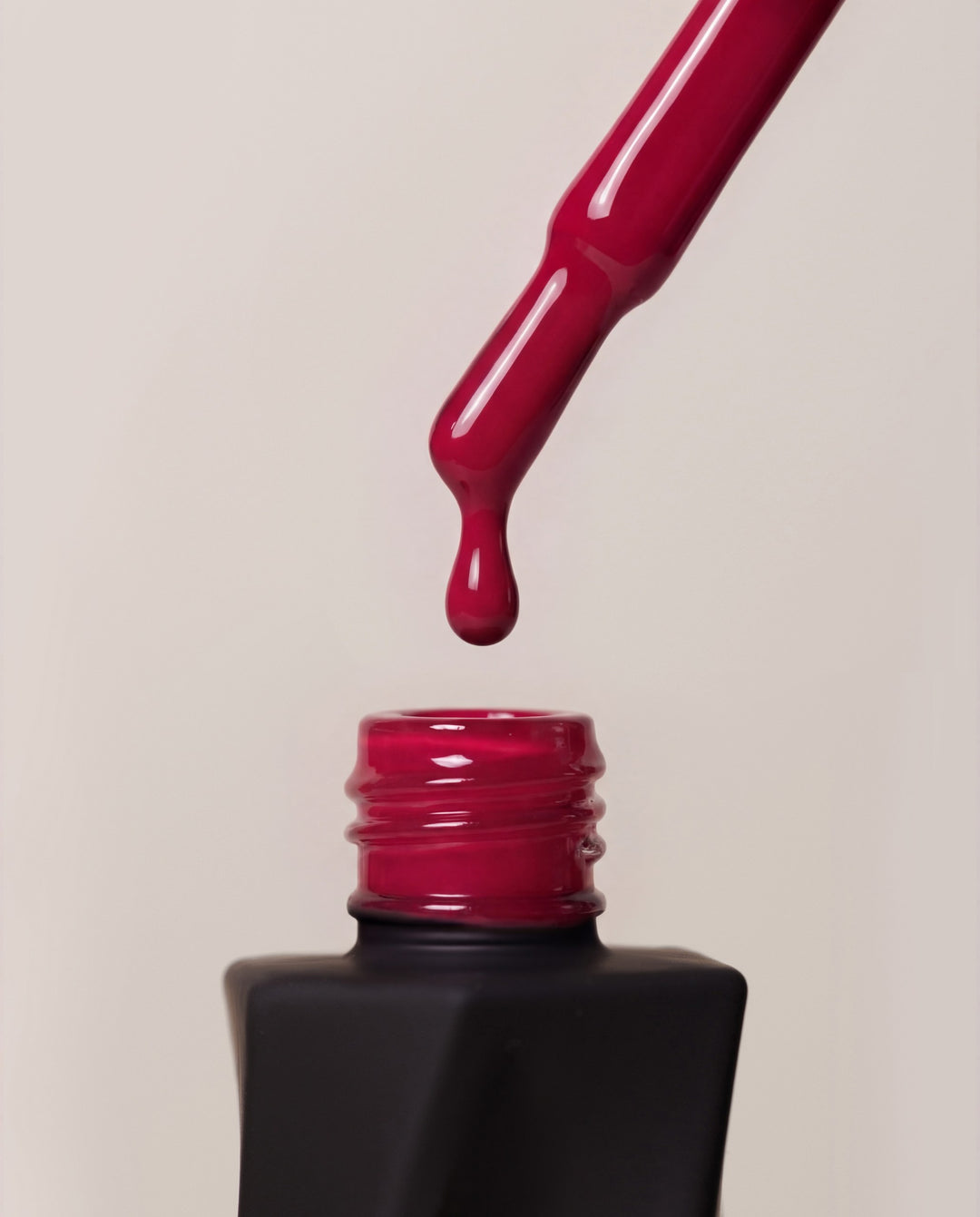 Gel Polish Bloom Red – Evolve – Semi-Permanent Nail Polish 10ml