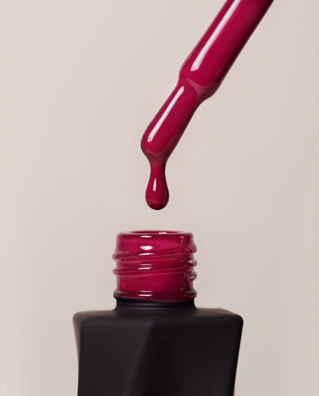 Gel Polish Ruby Red – Evolve – Soak-Off Gel Polish 10ml