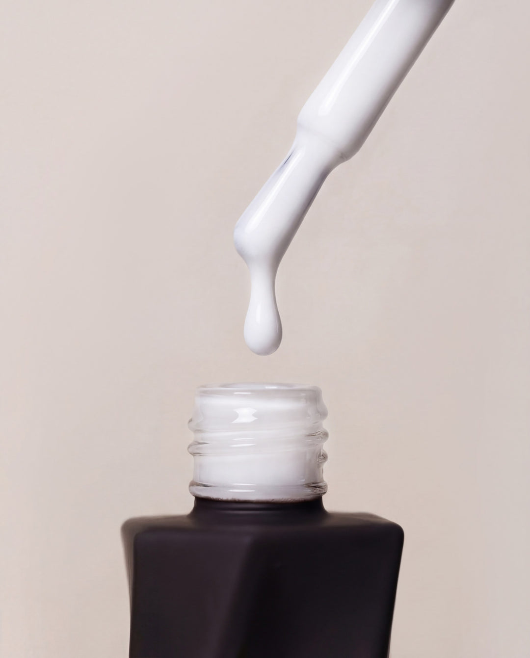 Gel Polish Moonstone White – Evolve – Semi-Permanent Nail Polish 10ml