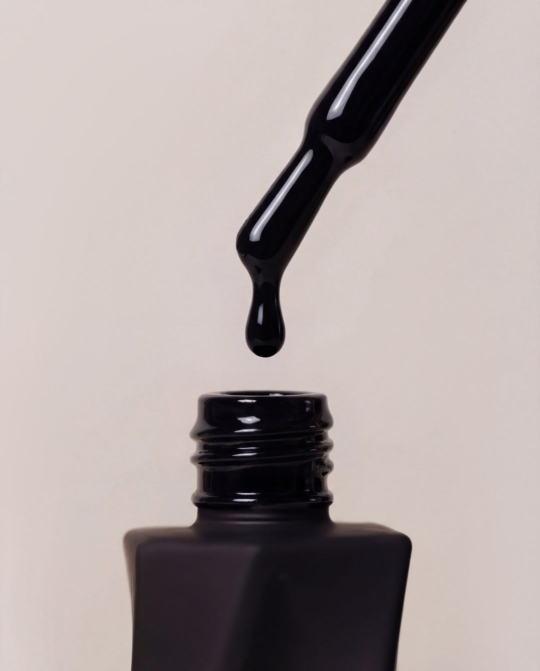 Gel Polish Onyx Black – Evolve – Semi-permanent Nail Polish 10ml