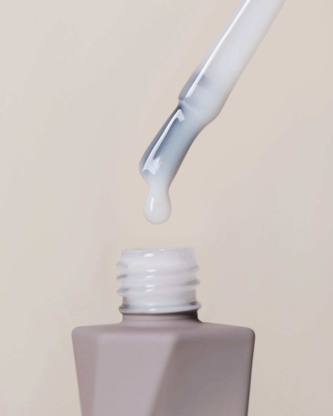Rubber Cover Base Milky White – Essence – Rubber Base 10ml