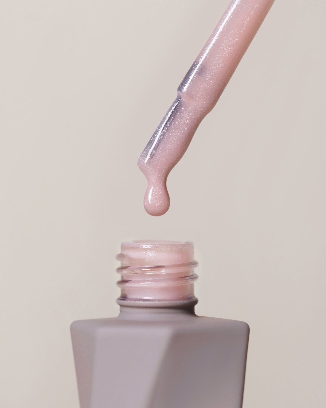 Rubber Cover Base Rose Nude Shimmer – Essence – Rubber Base 10ml