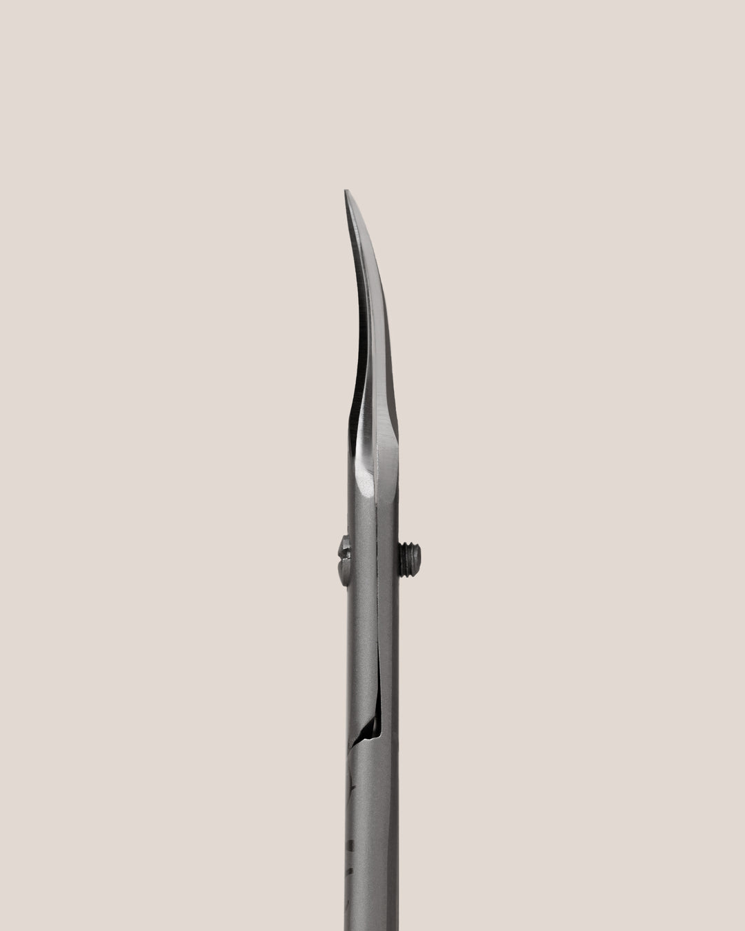 Precision Mirror – Professional Cuticle Scissors (Left-Handed)