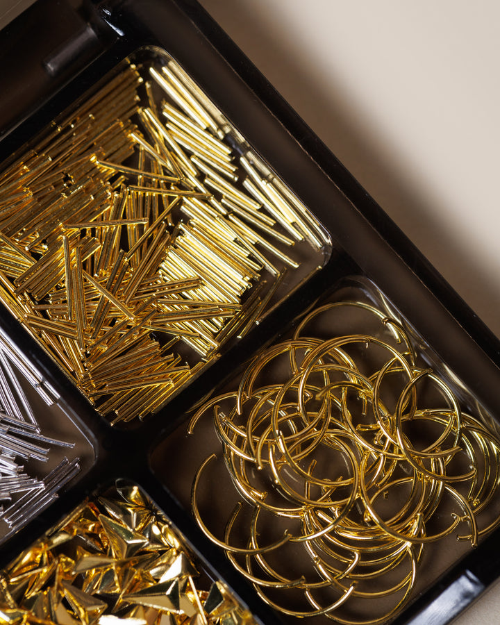 Forme artistice sculptate din metal